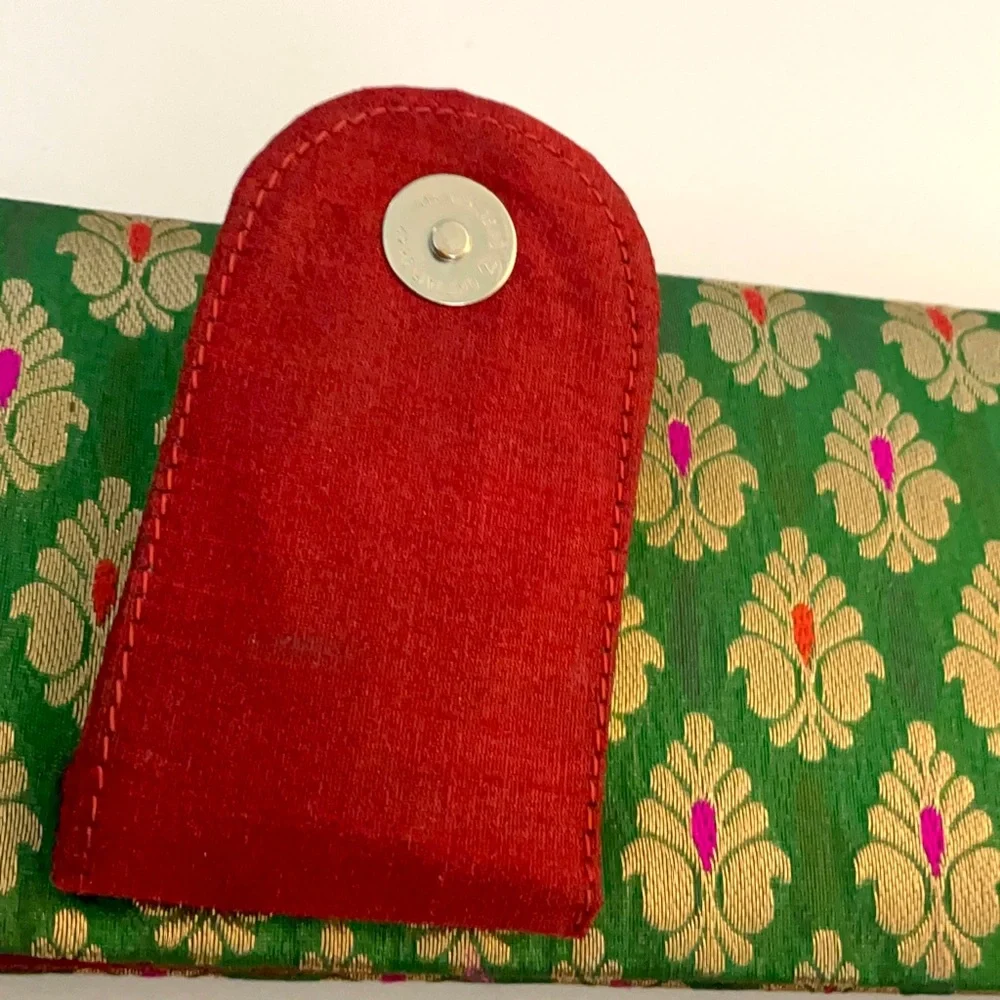 Clutch Bag with Zipper and Magnetic Button Closure Green Red Gold